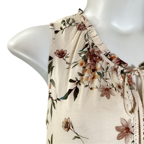 Plus Size, NAIF Cream Floral Sleeveless Tie Front Blouse, Size 2X - Picture 6 of 6